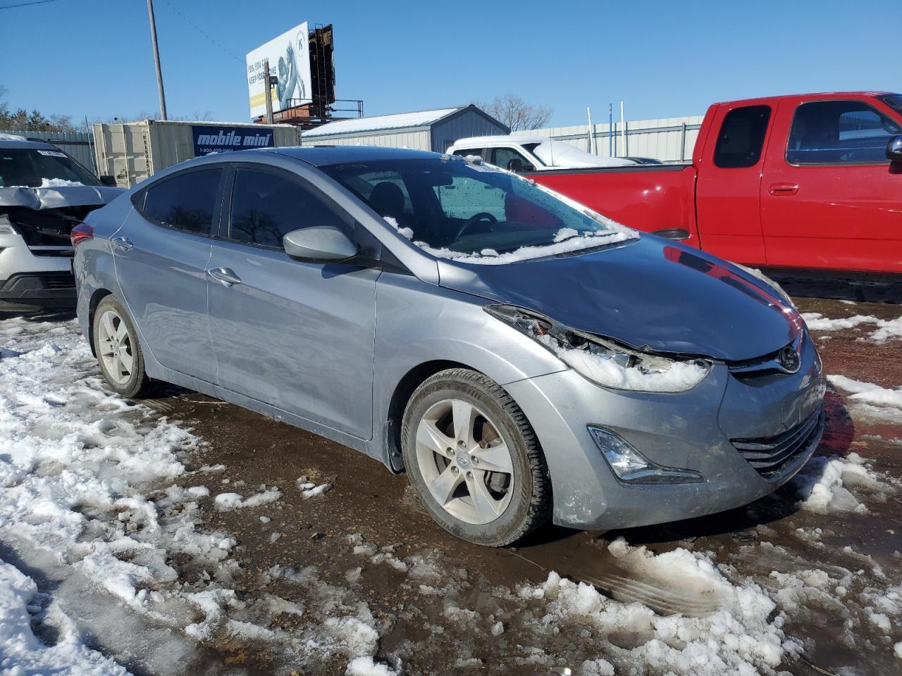 2015 HYUNDAI ELANTRA SE - Image 4