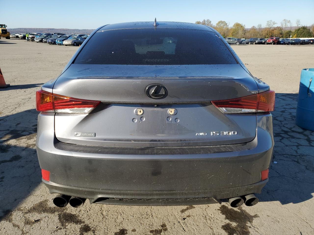 2018 LEXUS IS 300 - Image 6