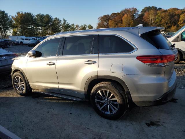 2018 Toyota Highlander Se - Фото 2