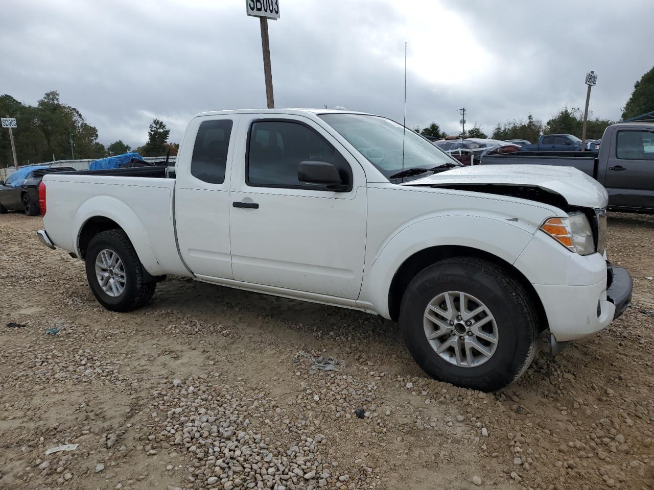 2017 NISSAN FRONTIER S - Фото 4