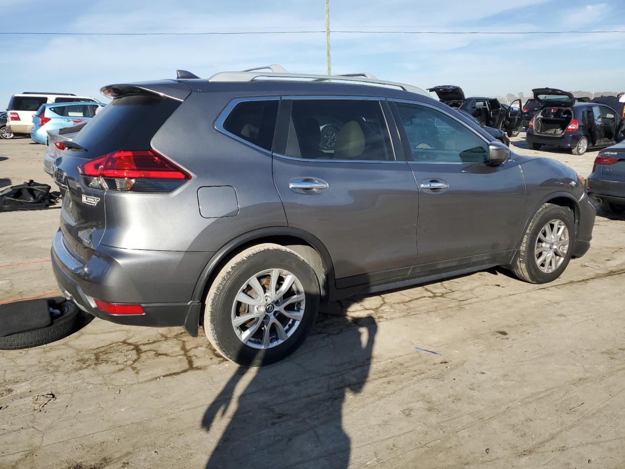 2017 NISSAN ROGUE SV - Image 3