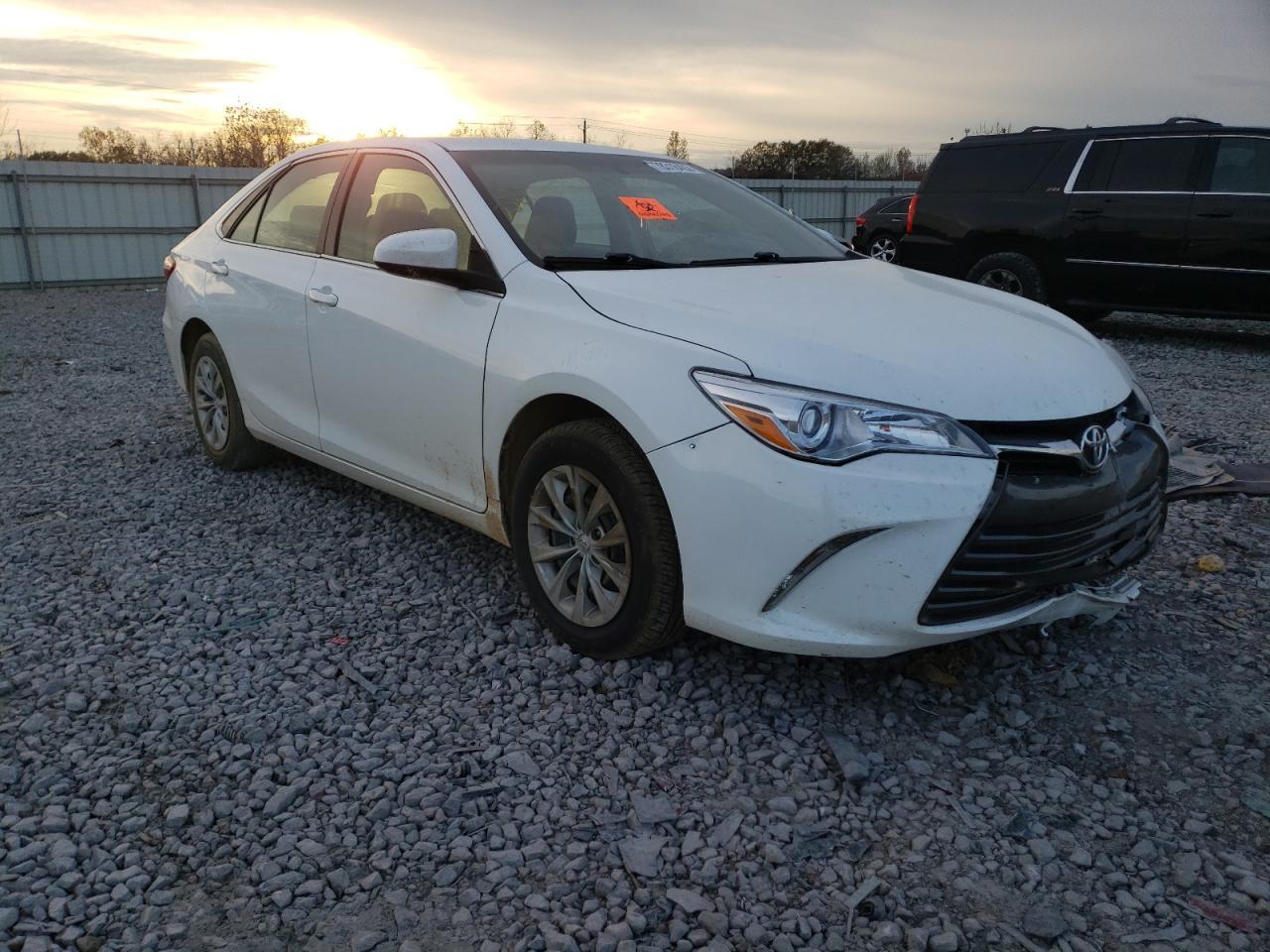 2017 TOYOTA CAMRY LE - Фото 4