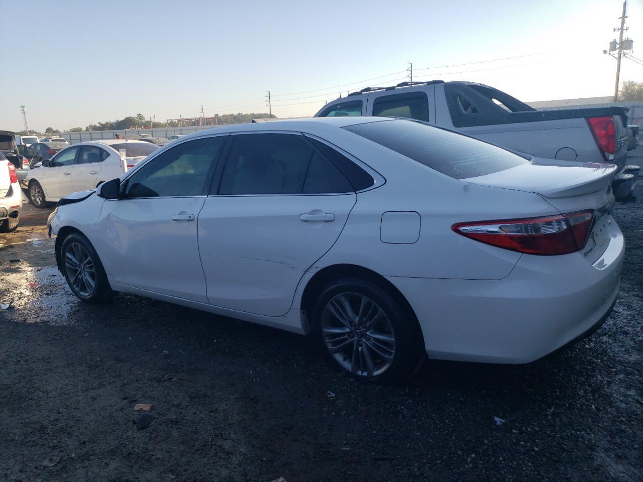 2015 TOYOTA CAMRY LE - Фото 2