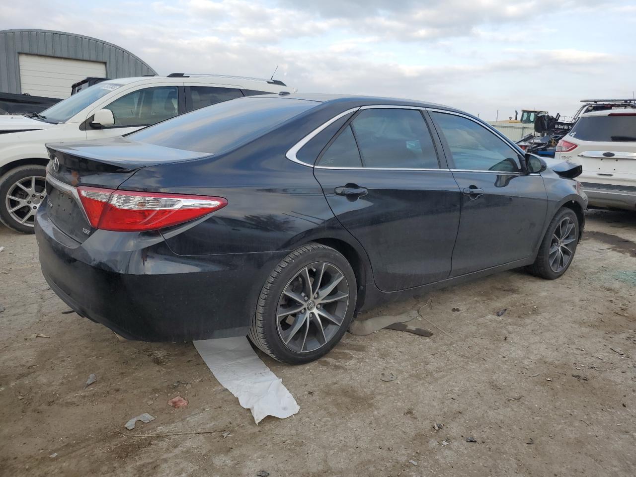 2016 TOYOTA CAMRY LE - Фото 3