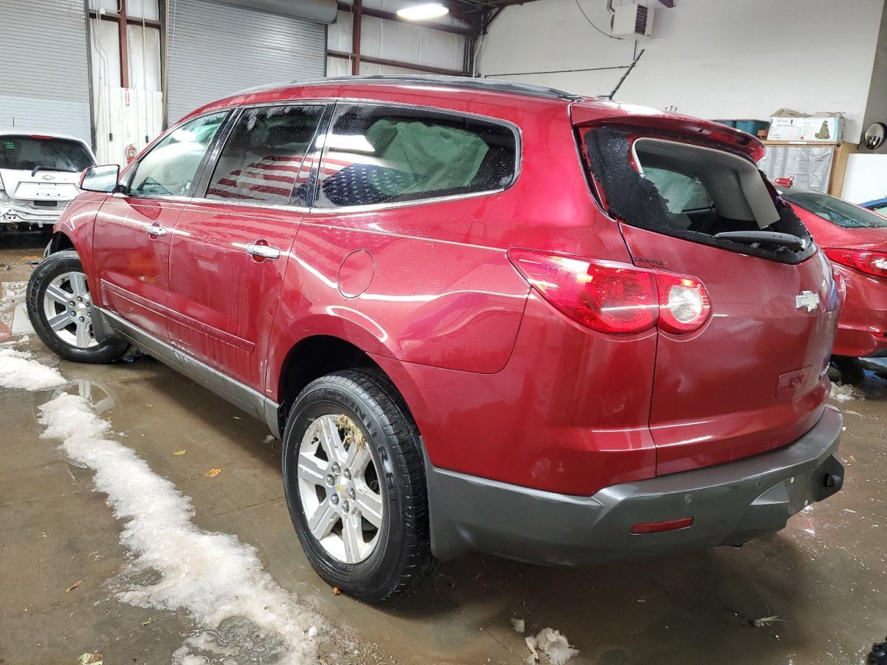 2011 CHEVROLET TRAVERSE L - Фото 2