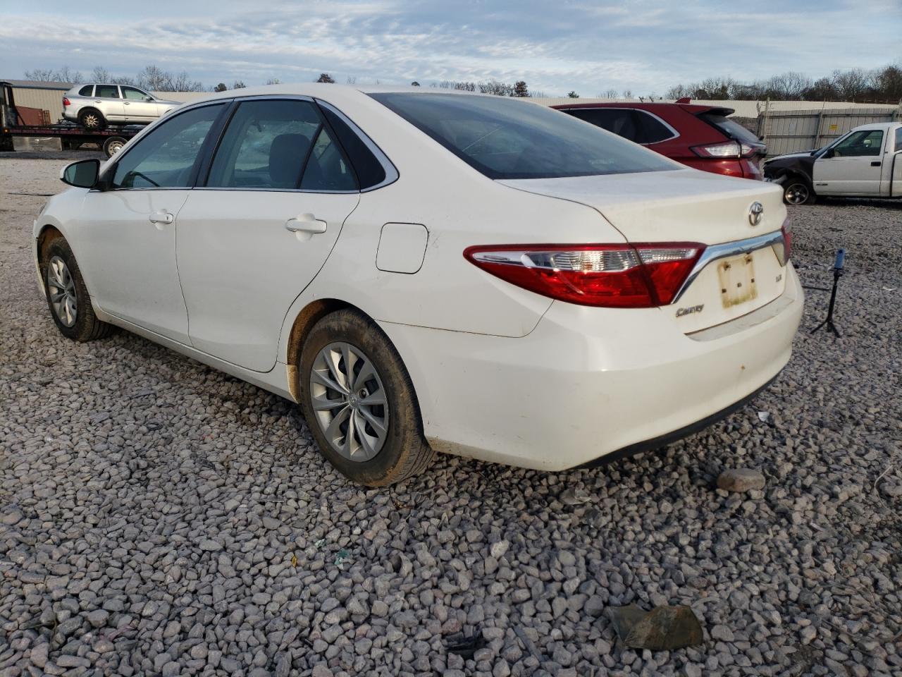 2017 TOYOTA CAMRY LE - Фото 2
