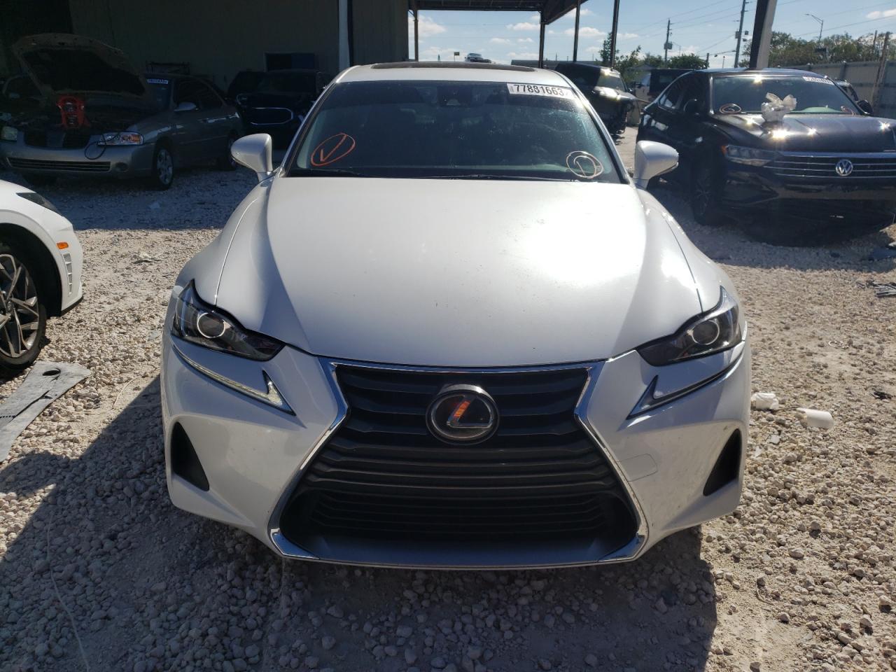 2018 LEXUS IS 300 - Image 5