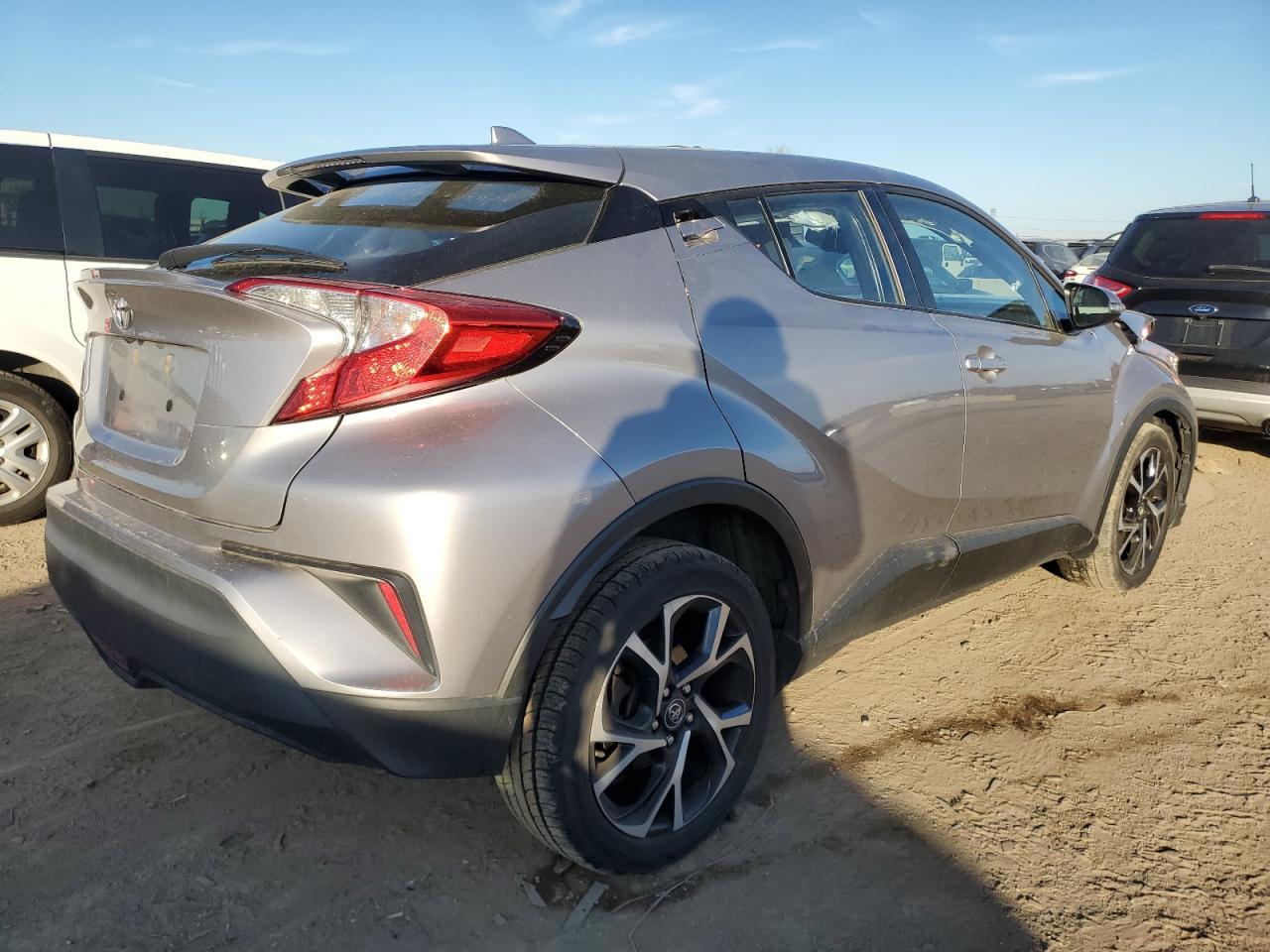 2018 TOYOTA C-HR XLE - Фото 3