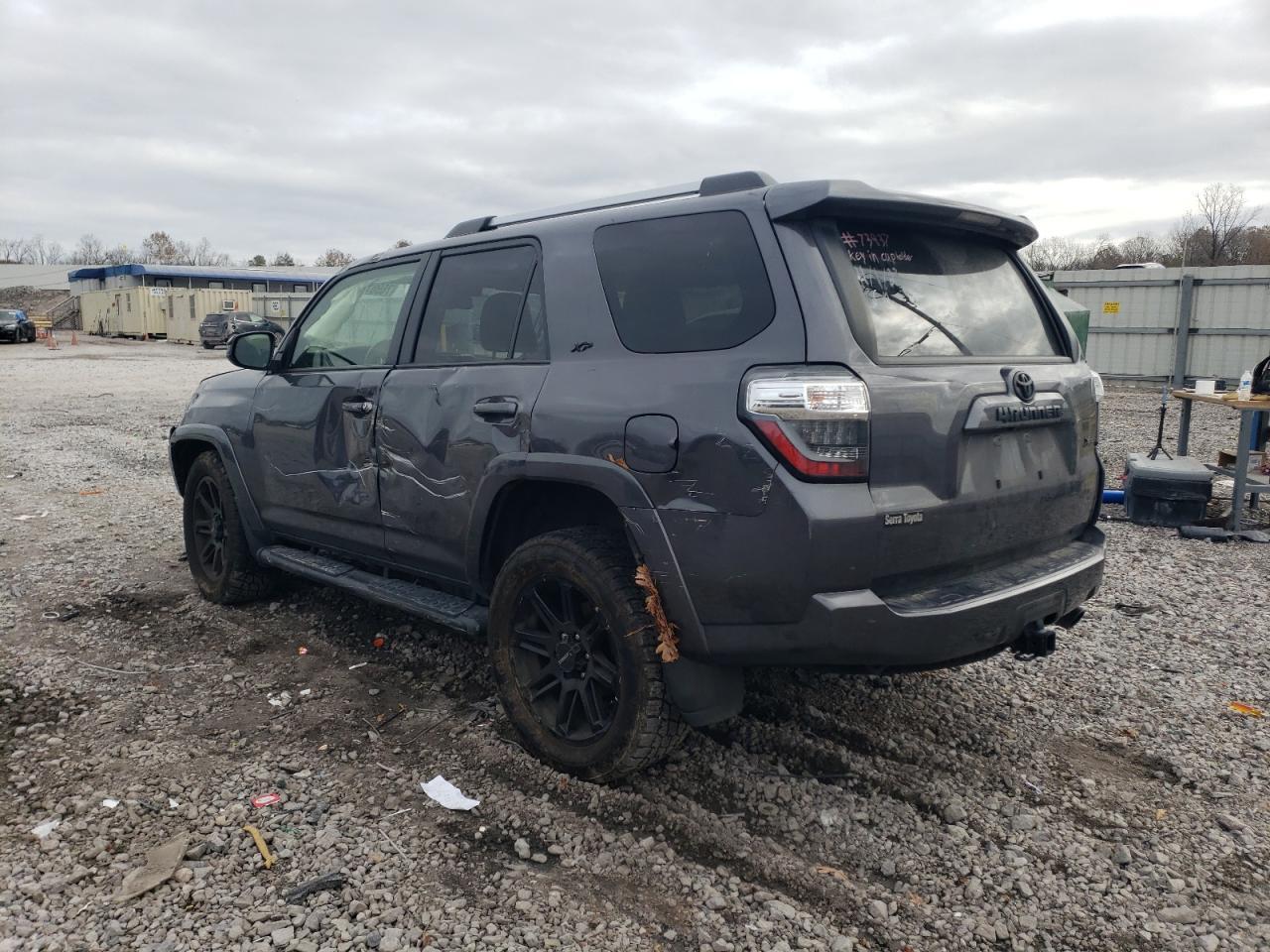 2022 TOYOTA 4RUNNER SR - Фото 2