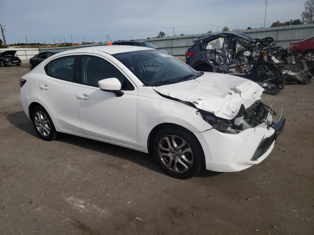 2017 TOYOTA YARIS IA - Фото 4