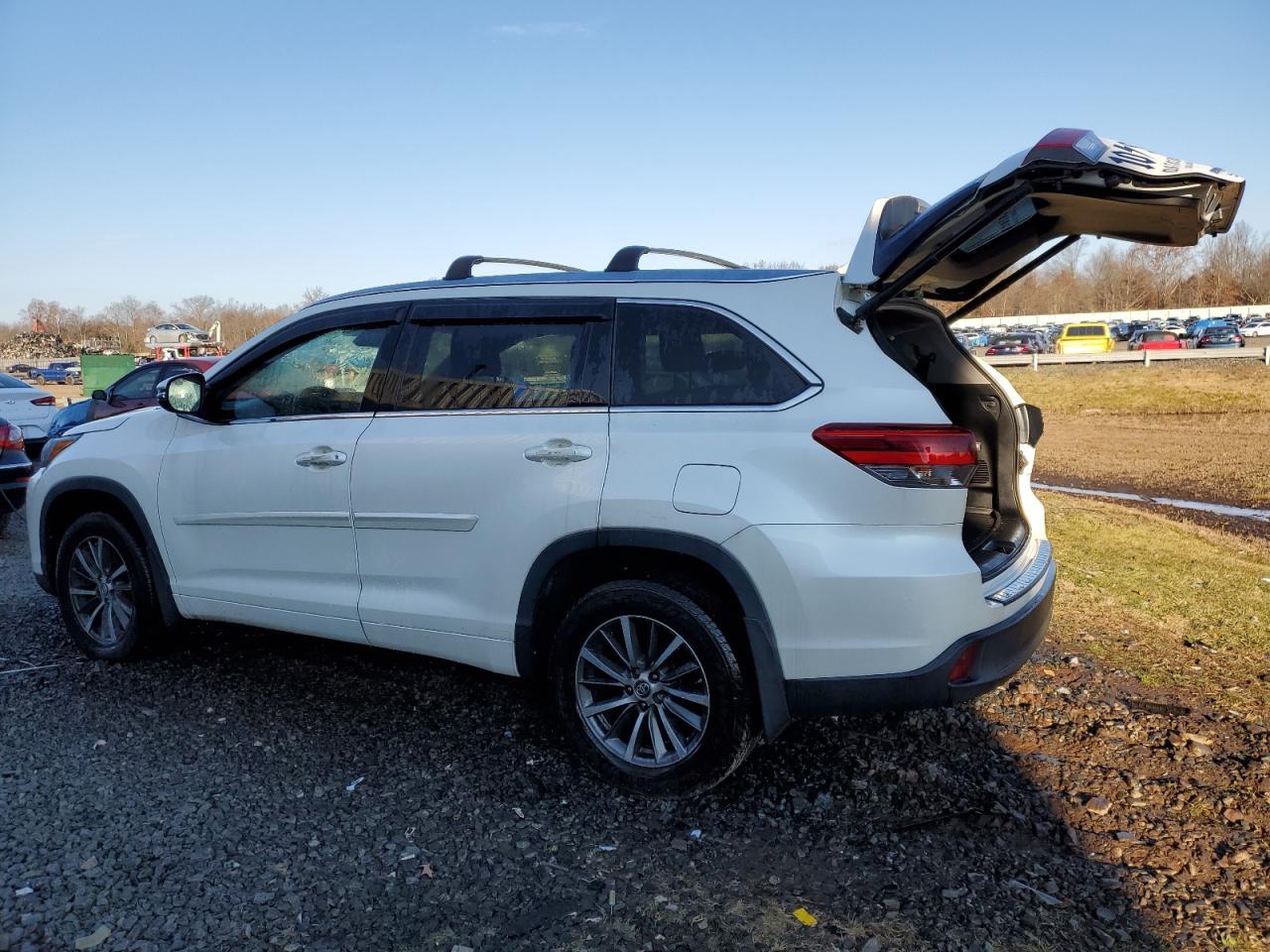 2018 TOYOTA HIGHLANDER - Фото 2