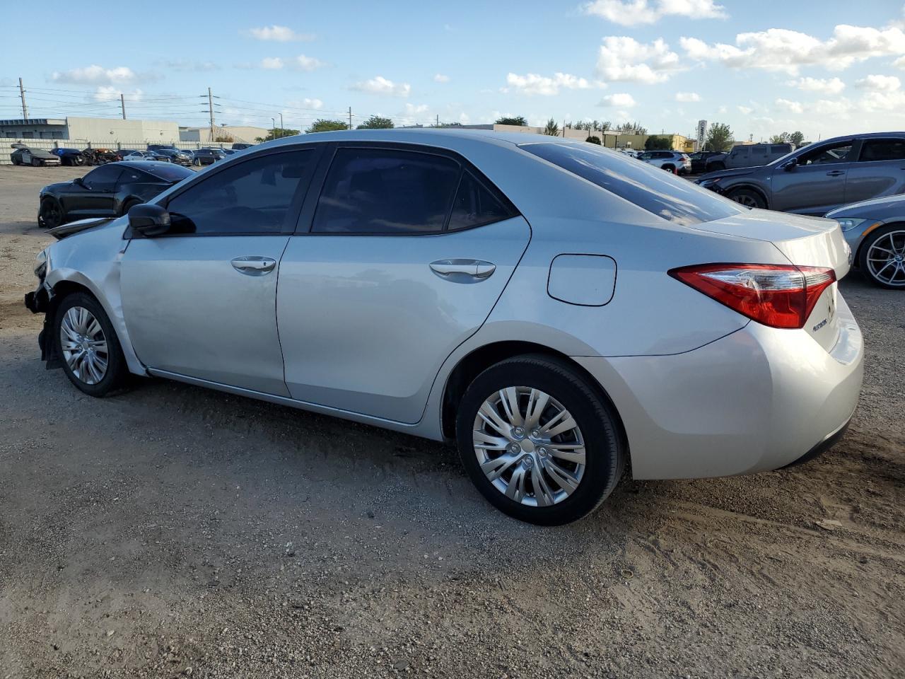 2015 TOYOTA COROLLA L - Фото 2