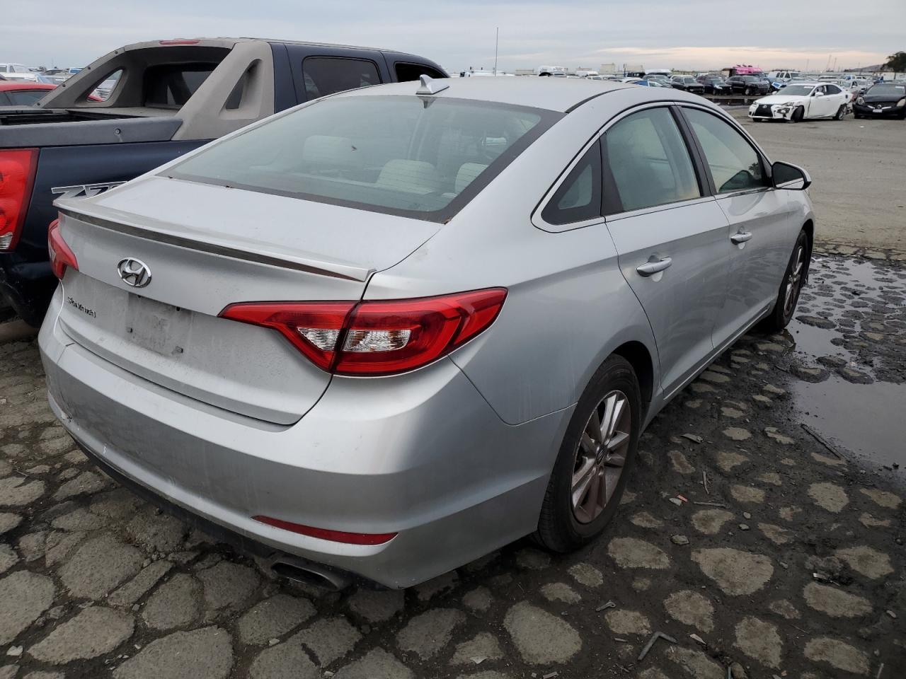 2017 HYUNDAI SONATA SE - Фото 3