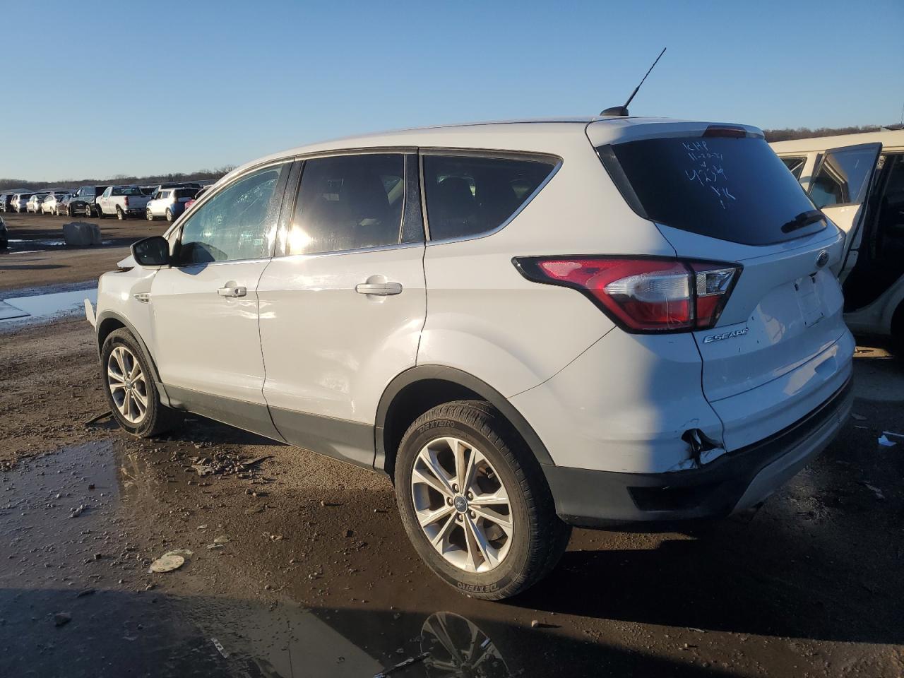 2017 FORD ESCAPE SE - Фото 2