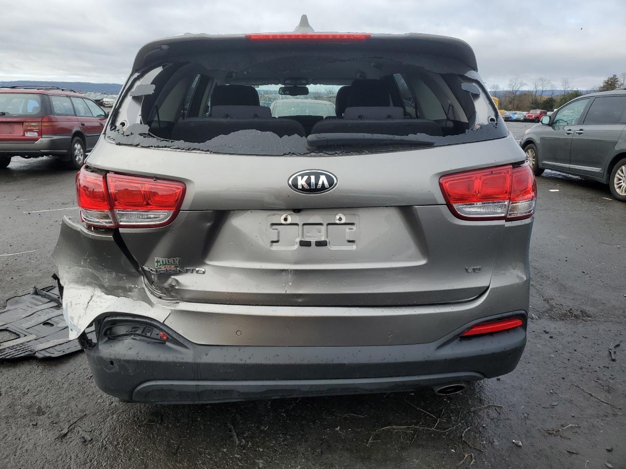 2017 KIA SORENTO LX - Фото 6