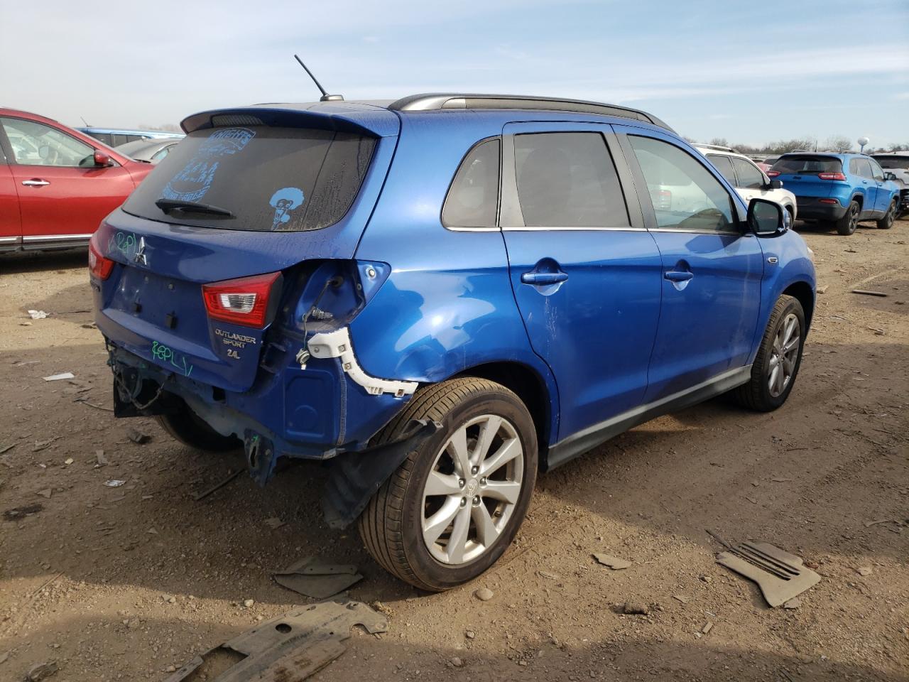 2015 MITSUBISHI OUTLANDER - Фото 3