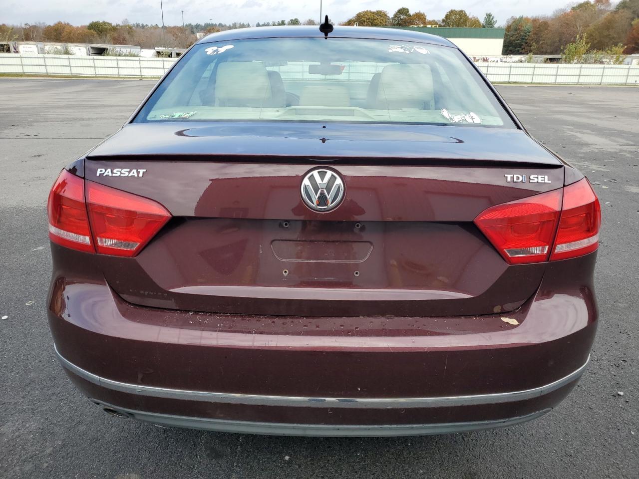 2013 VOLKSWAGEN PASSAT SEL - Image 6