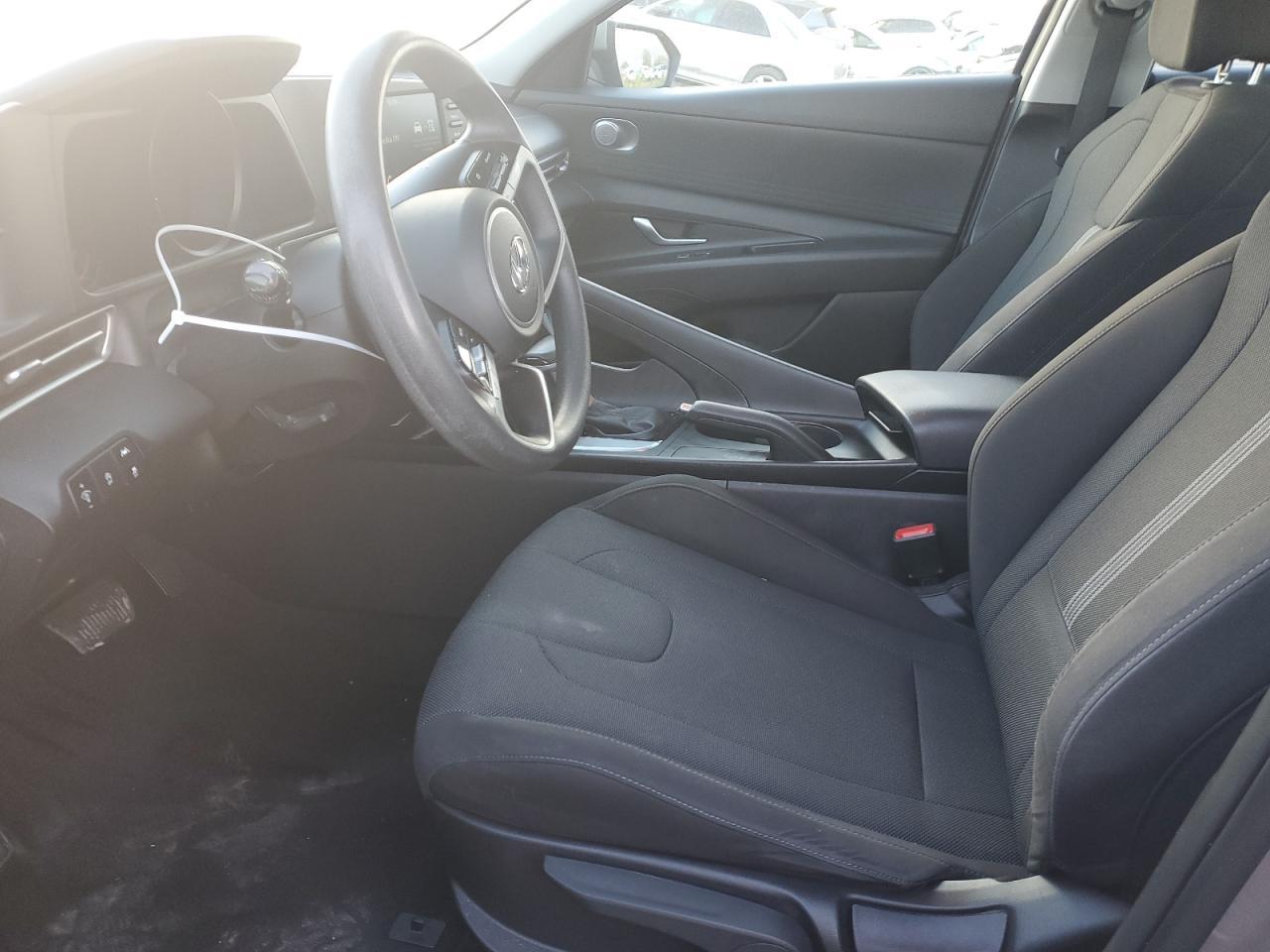 2022 HYUNDAI ELANTRA SE - Фото 7