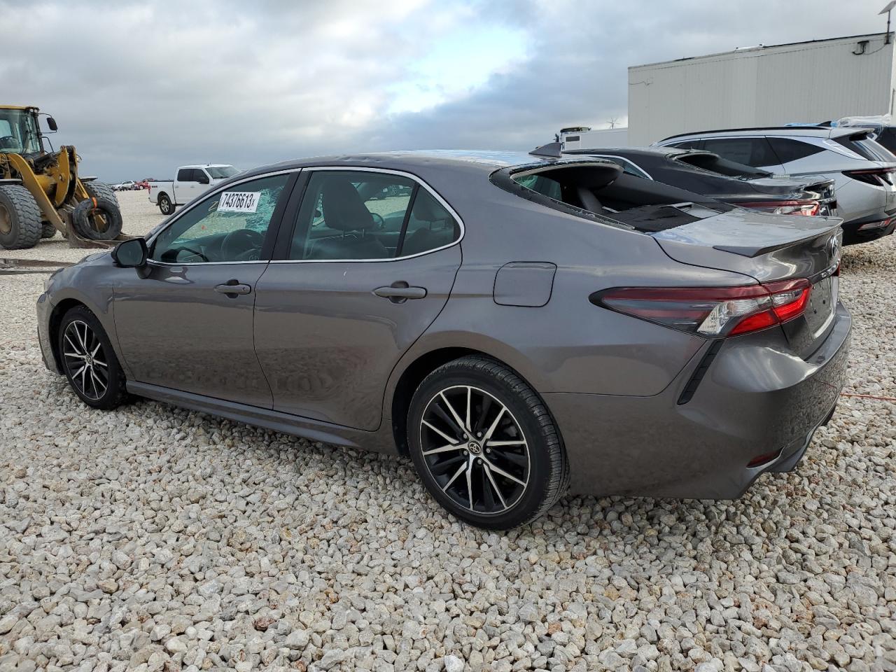 2021 TOYOTA CAMRY SE - Image 2