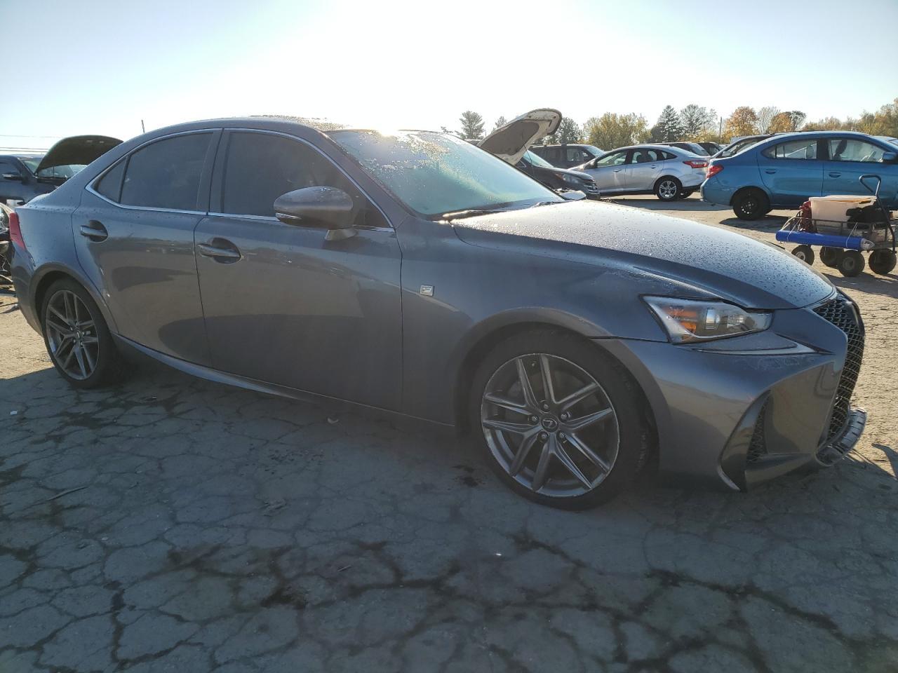 2018 LEXUS IS 300 - Image 4