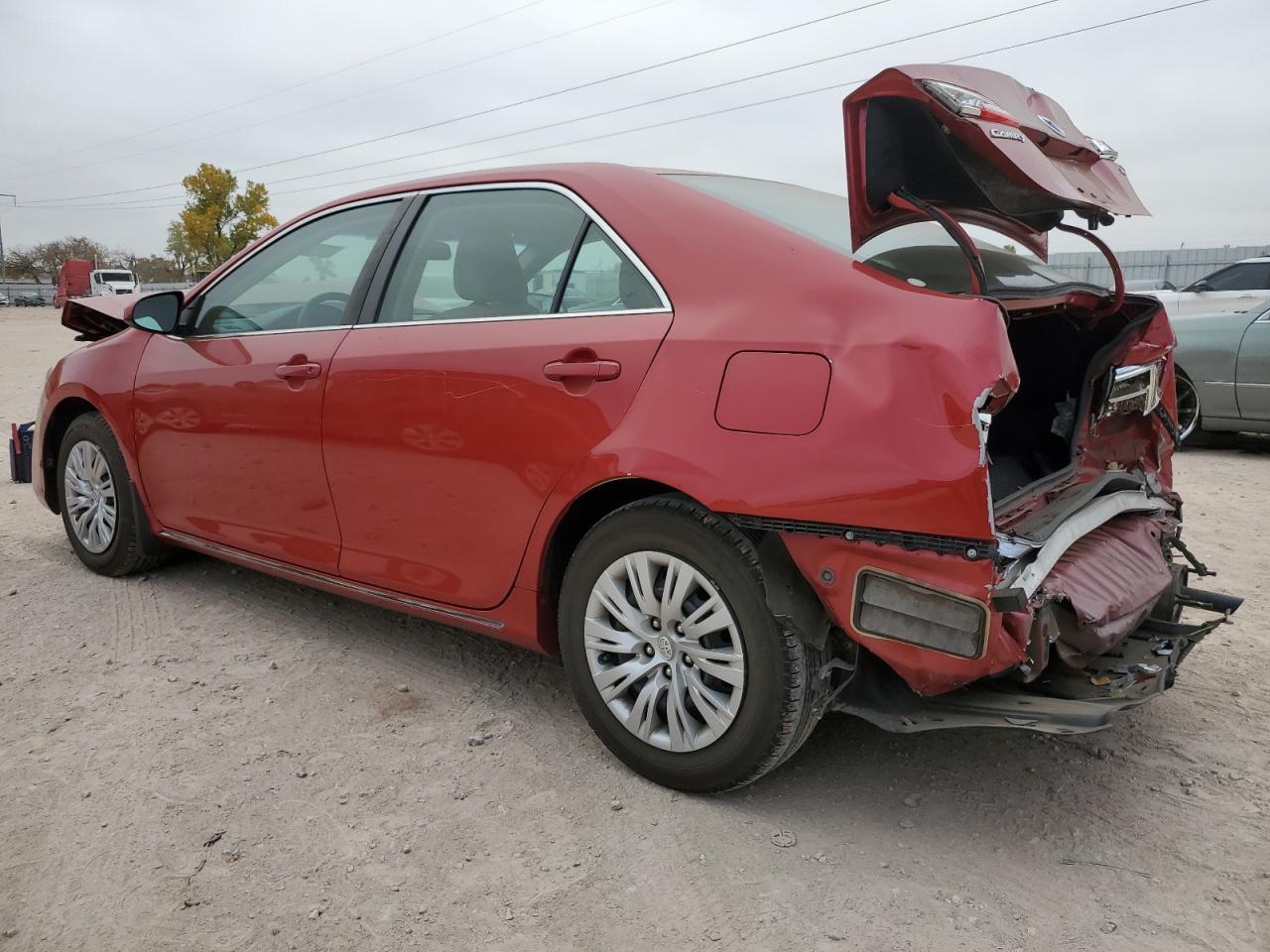2013 TOYOTA CAMRY L - Фото 2