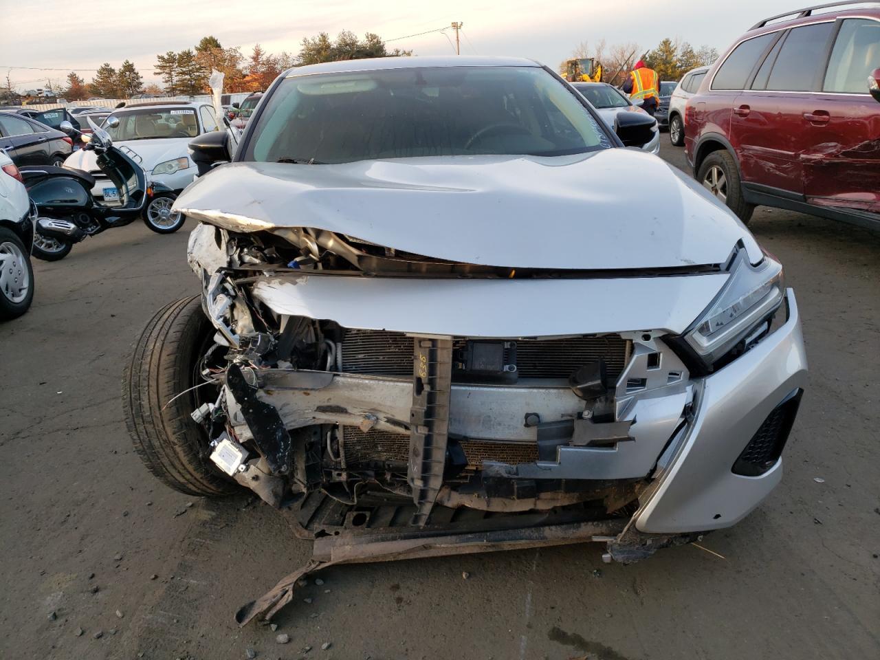 2019 NISSAN MAXIMA S - Фото 5