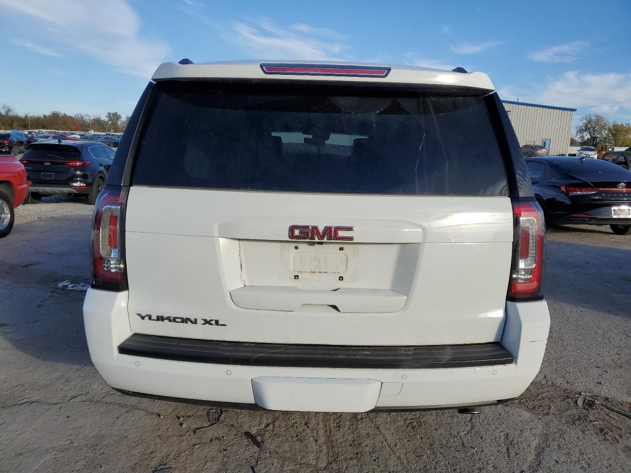 2016 GMC YUKON XL K - Фото 6