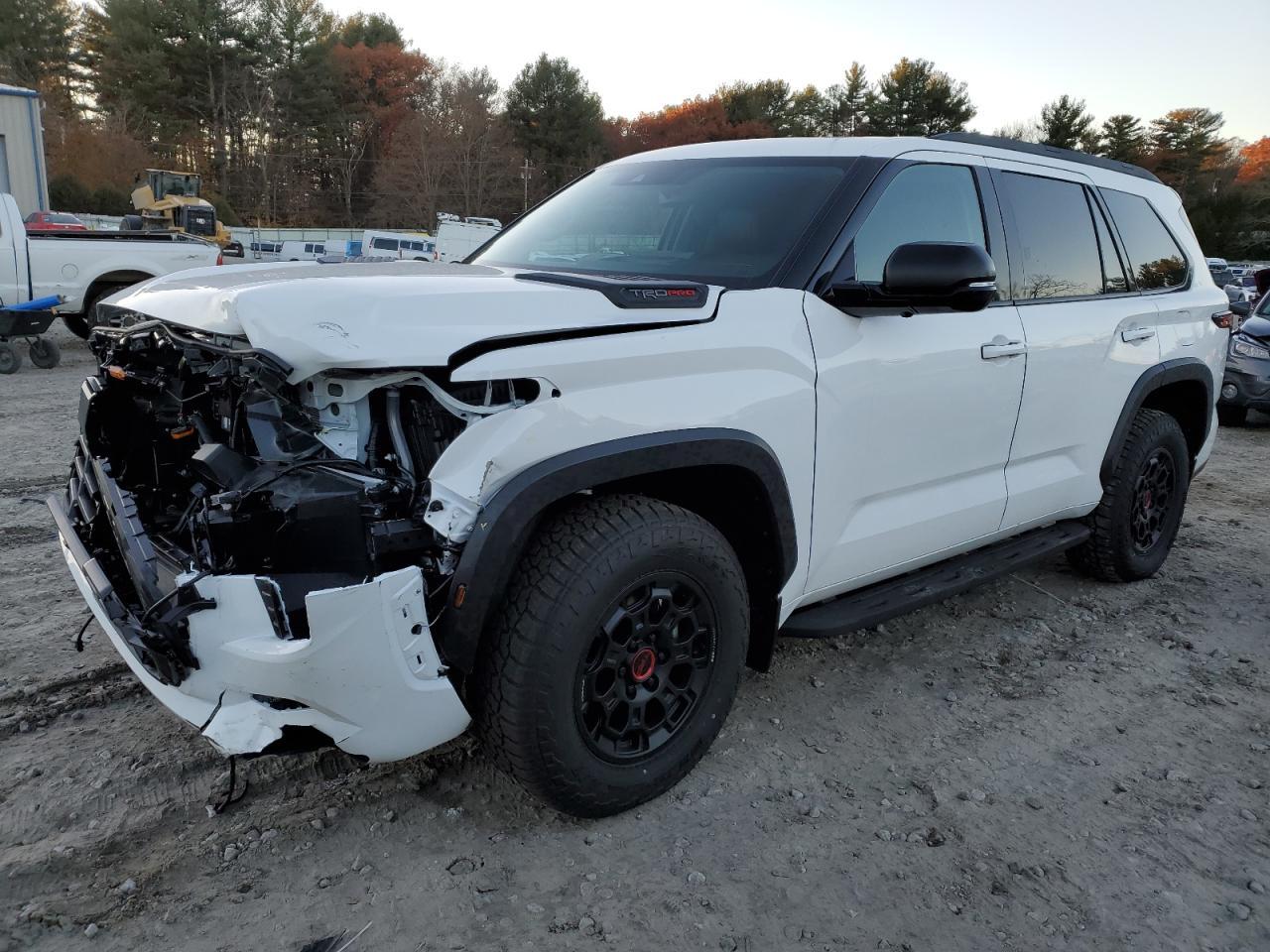 2023 TOYOTA SEQUOIA SR