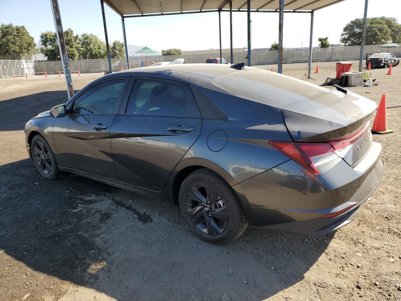 2022 HYUNDAI ELANTRA SE - Фото 2