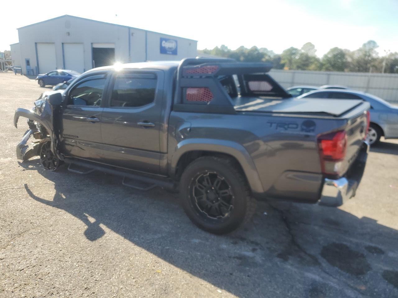 2018 TOYOTA TACOMA DOU - Фото 2
