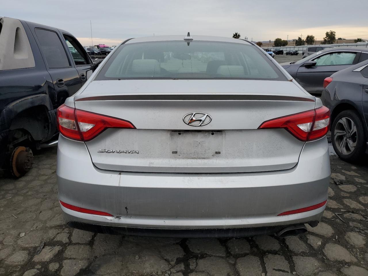 2017 HYUNDAI SONATA SE - Фото 6