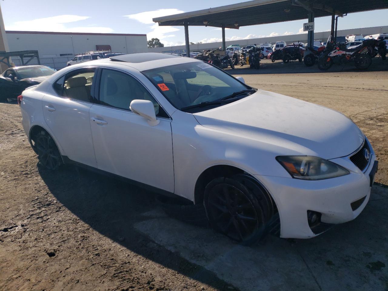 2011 LEXUS IS 250 - Фото 4