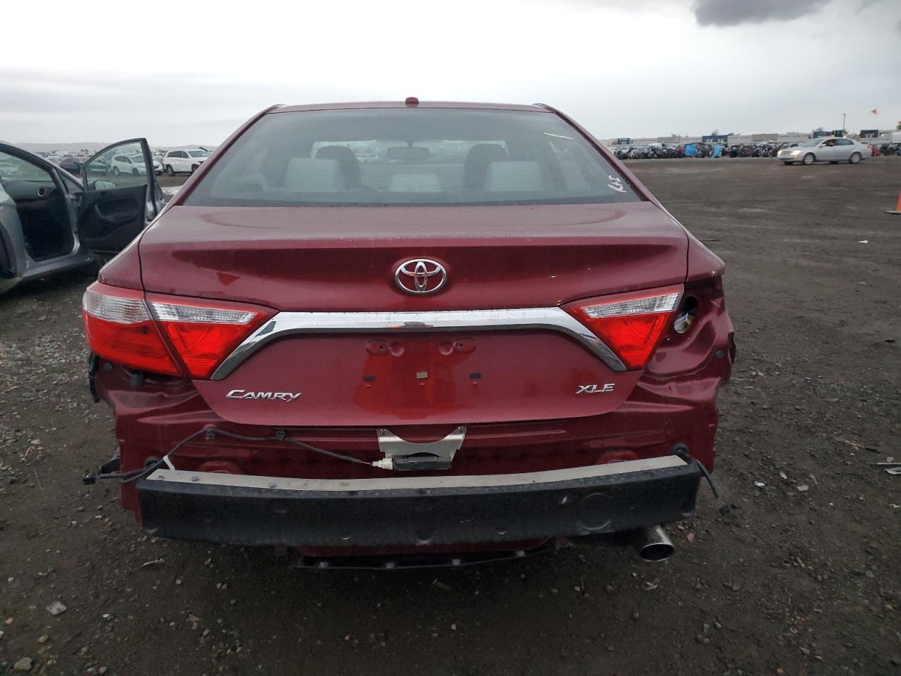 2017 TOYOTA CAMRY LE - Фото 6