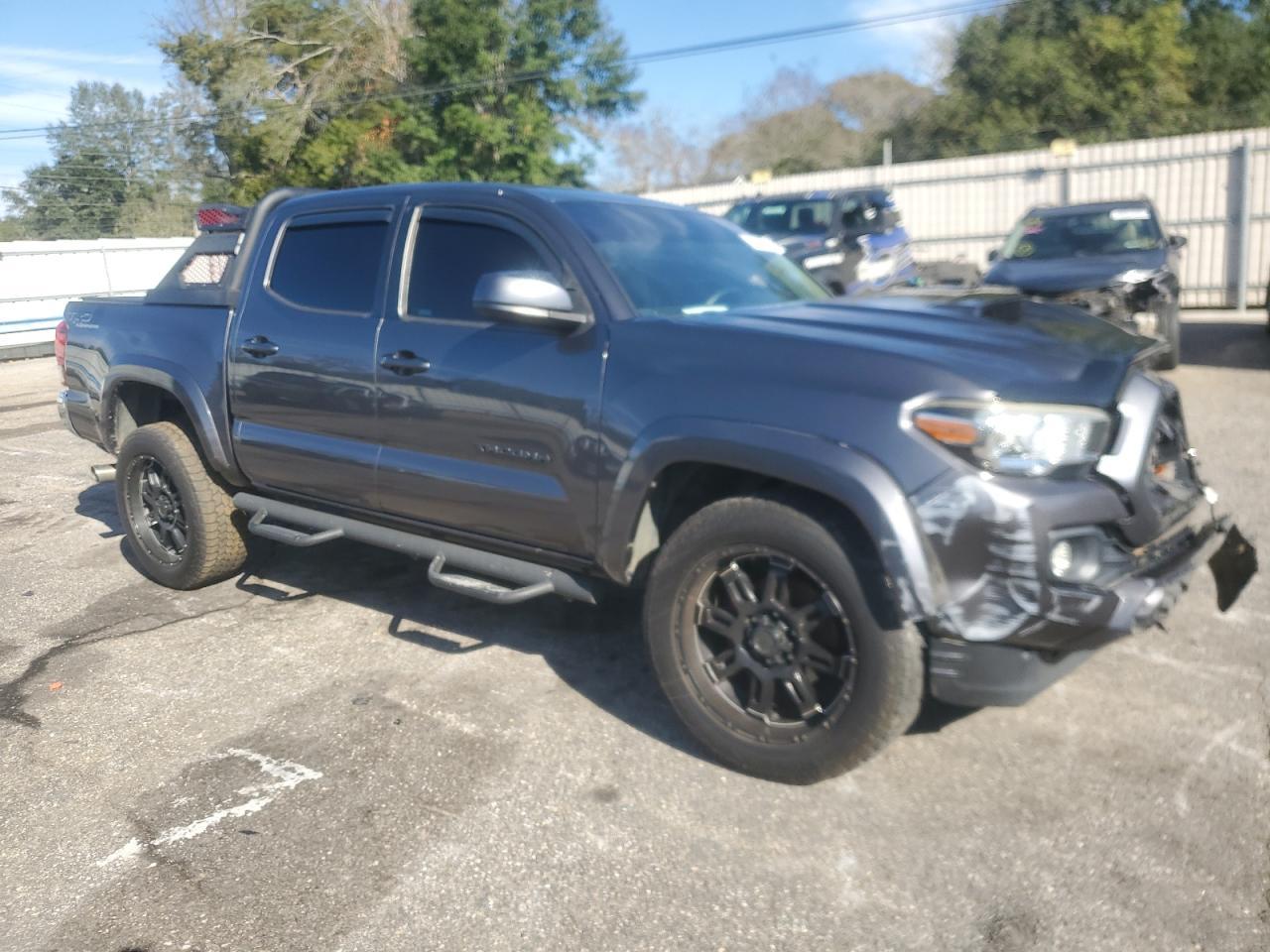 2018 TOYOTA TACOMA DOU - Фото 4