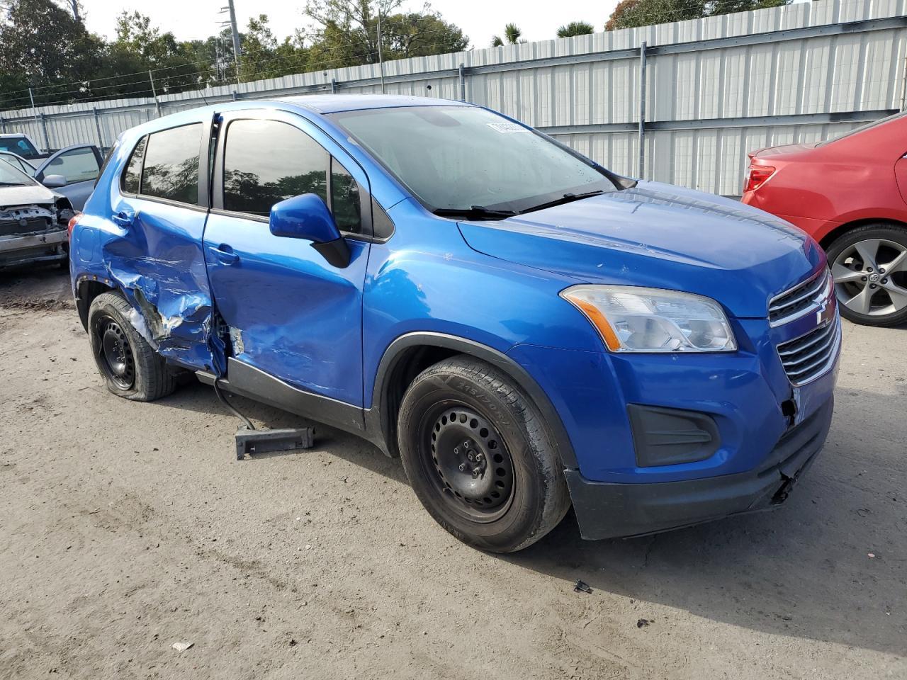 2015 CHEVROLET TRAX LS - Image 4