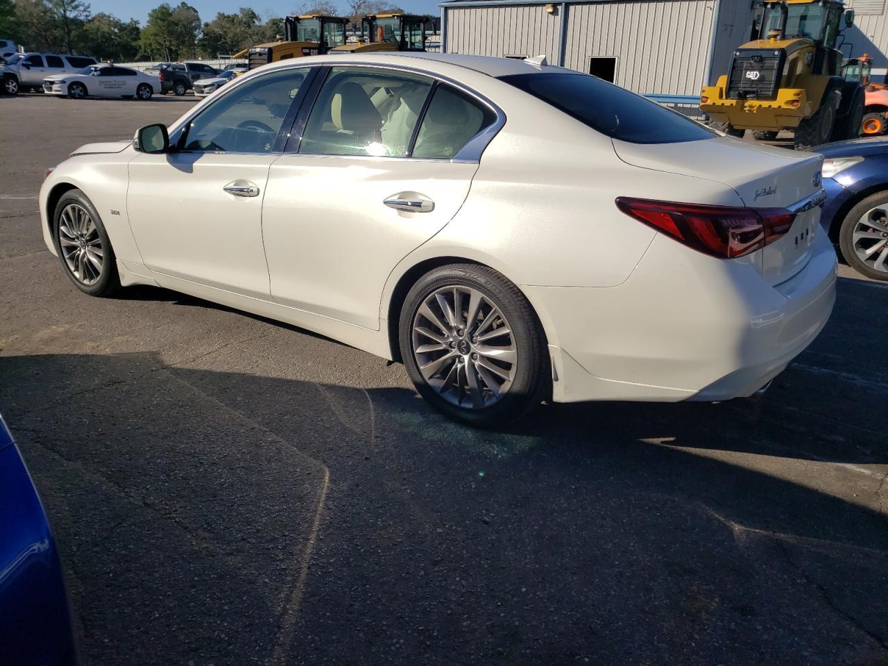 2019 INFINITI Q50 LUXE - Фото 2