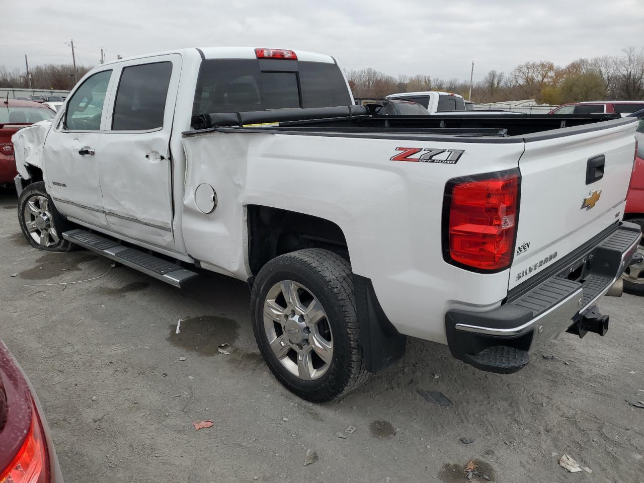 2019 CHEVROLET SILVERADO - Фото 2