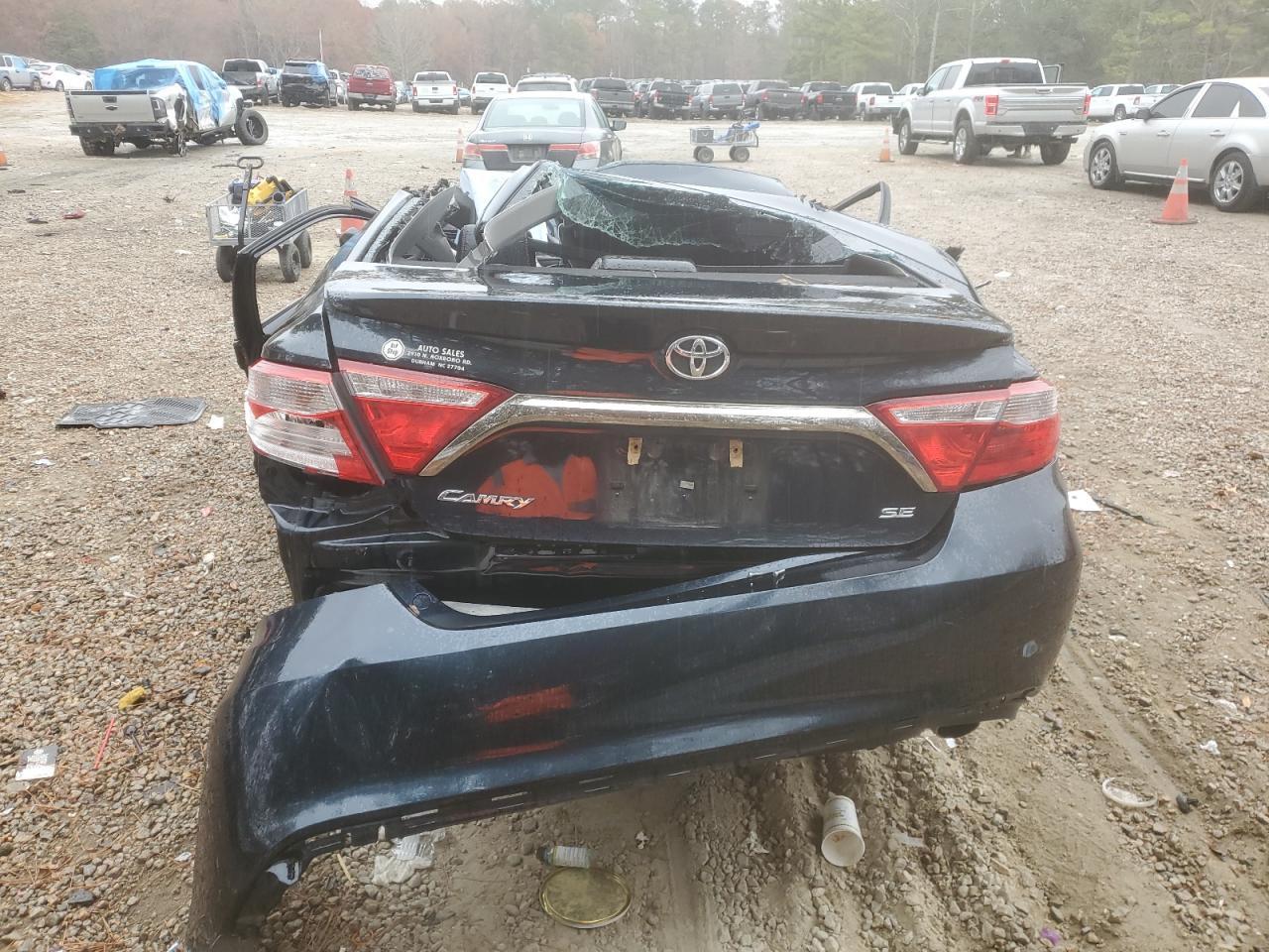 2017 TOYOTA CAMRY LE - Image 6