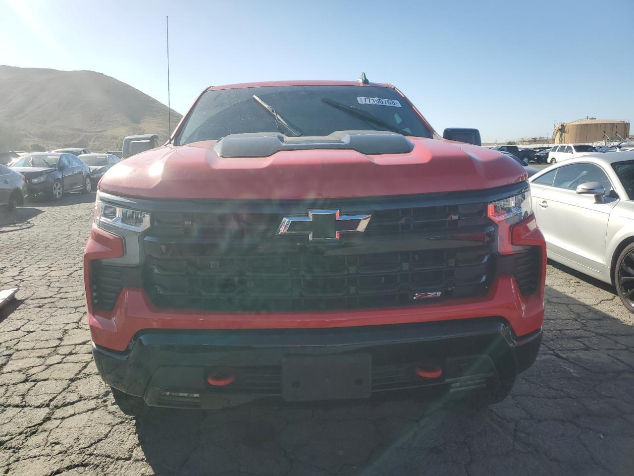 2023 CHEVROLET SILVERADO - Фото 5