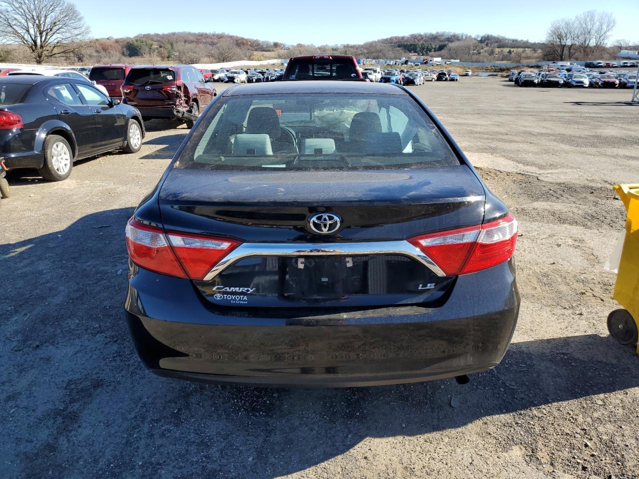 2017 TOYOTA CAMRY LE - Image 6