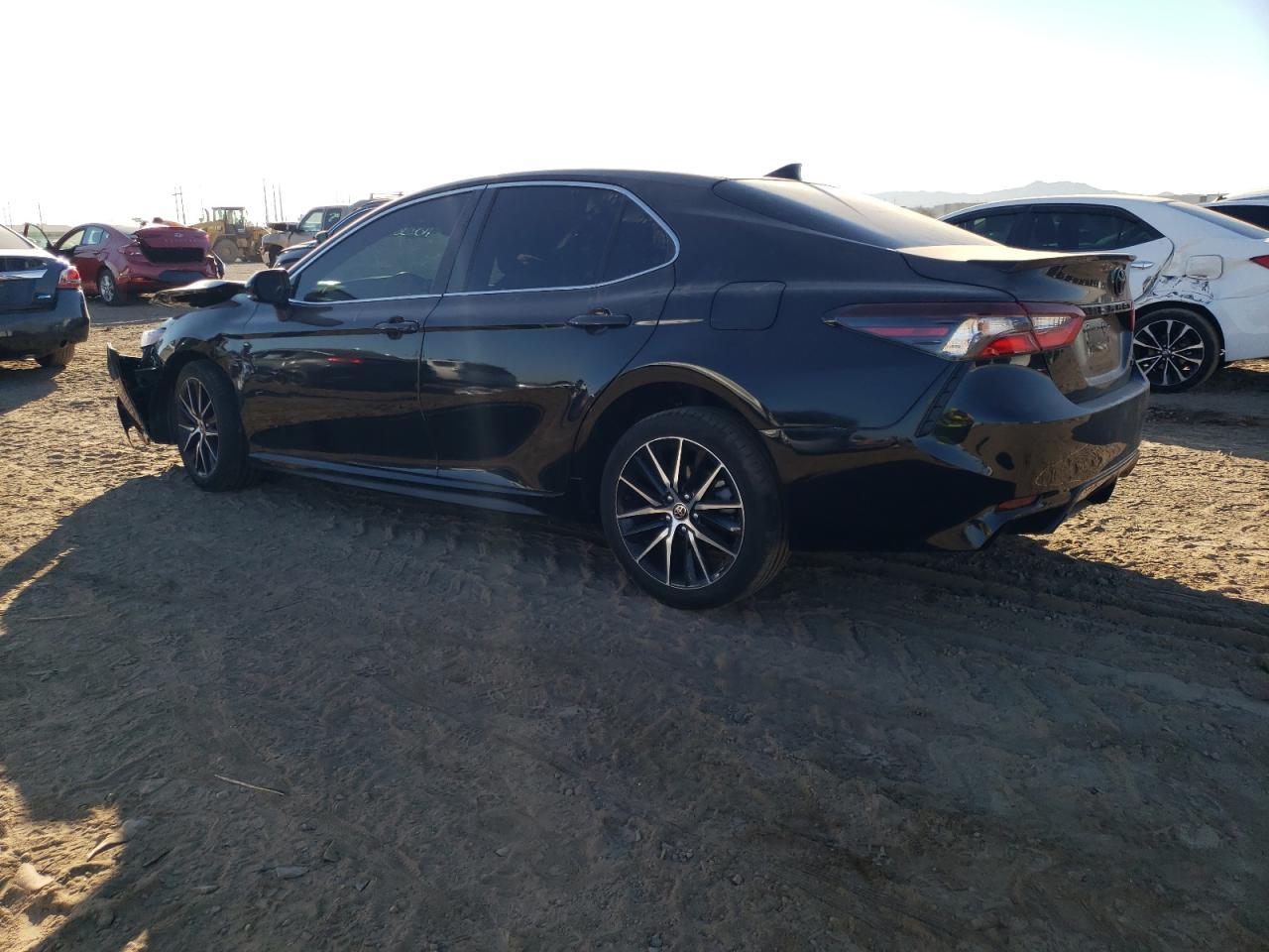 2021 TOYOTA CAMRY SE - Фото 2