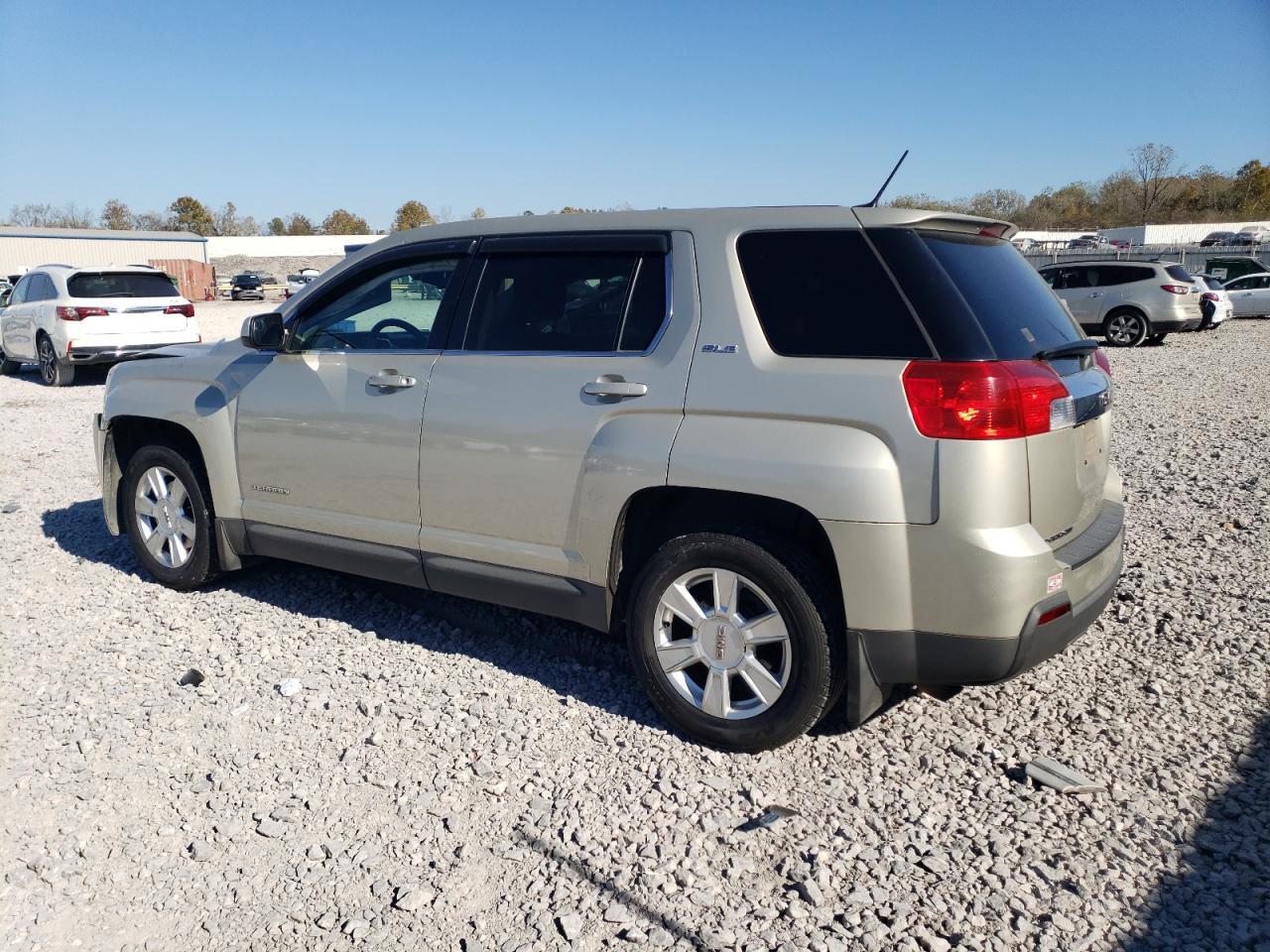 2013 GMC TERRAIN SL - Image 2