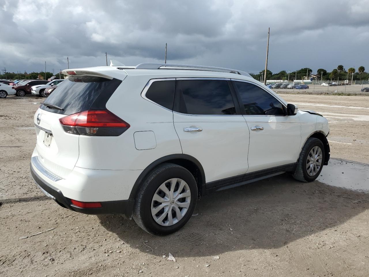2017 NISSAN ROGUE S - Image 3