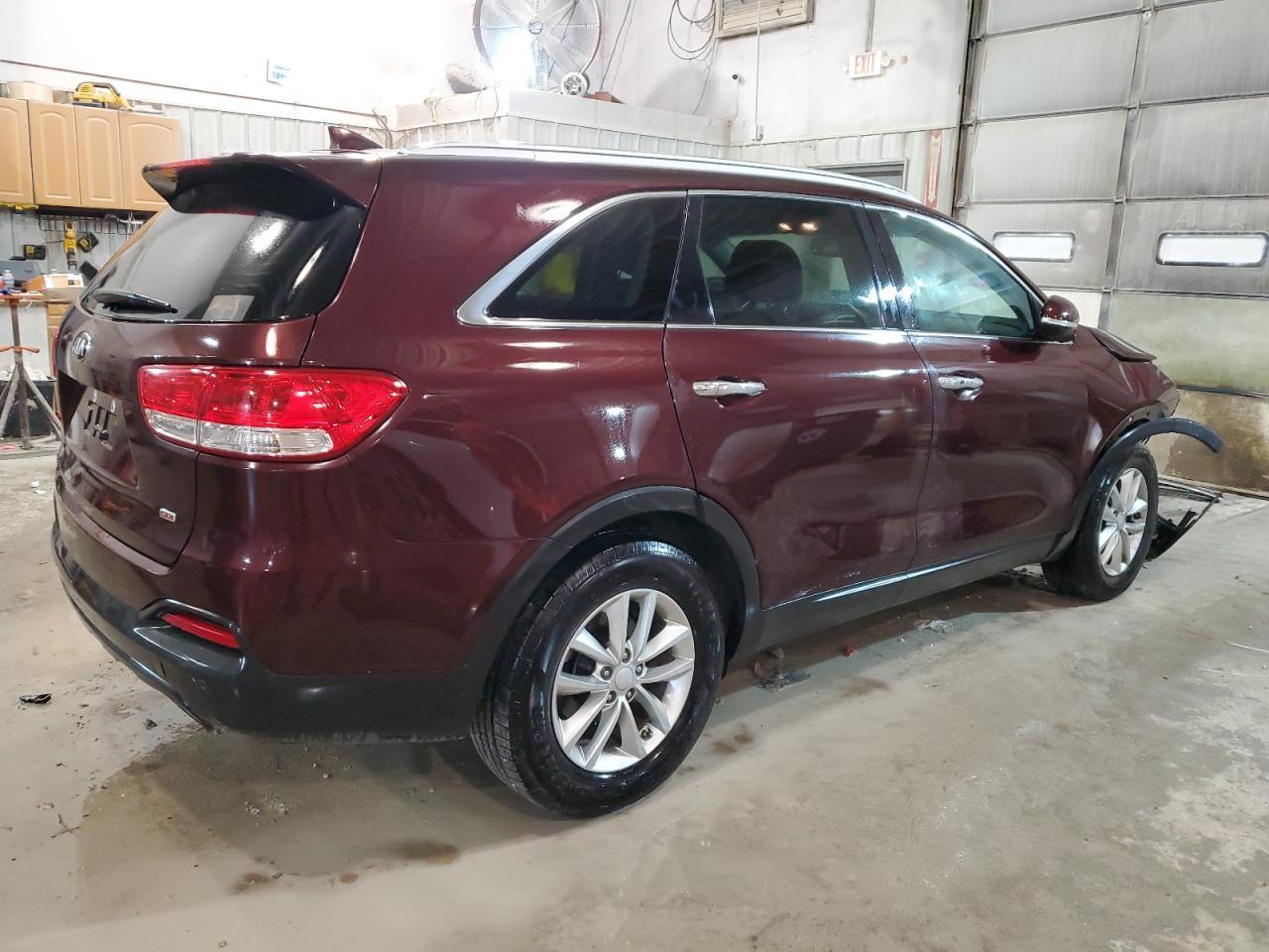 2017 KIA SORENTO LX - Фото 3