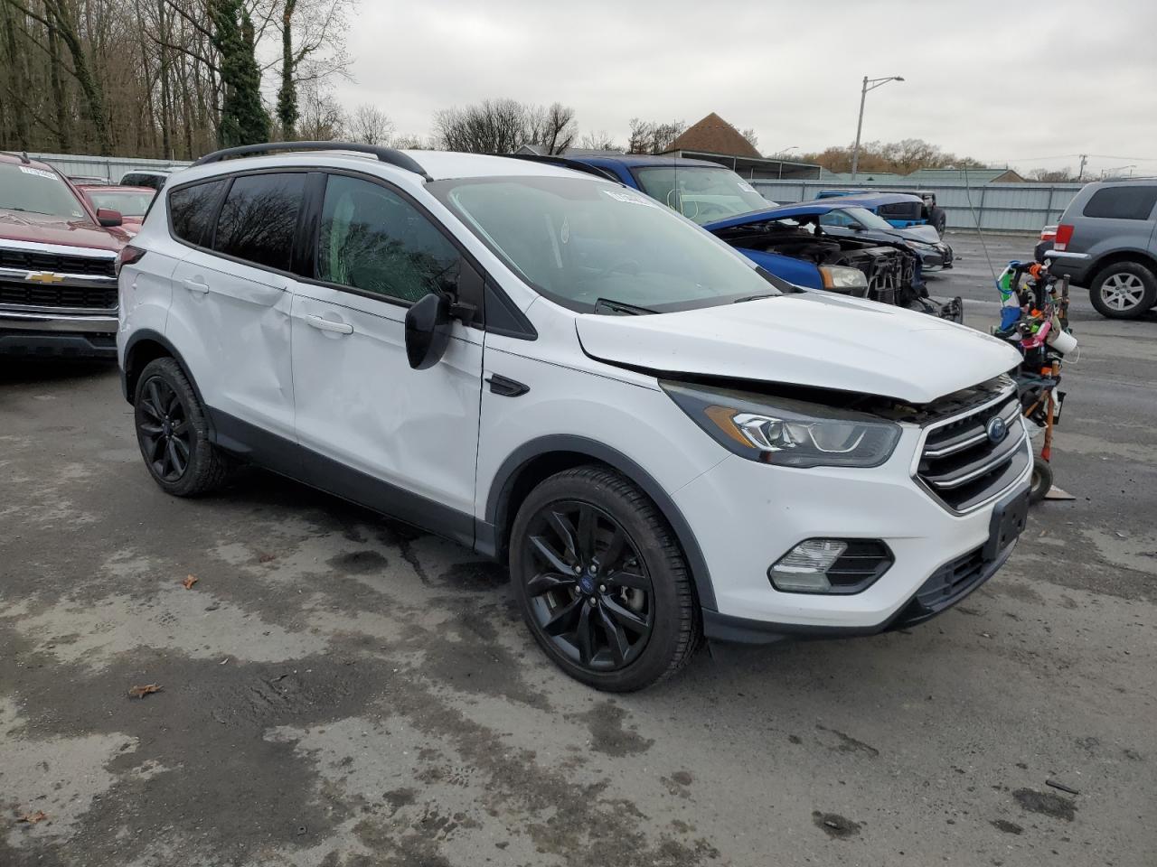 2017 FORD ESCAPE SE - Фото 4
