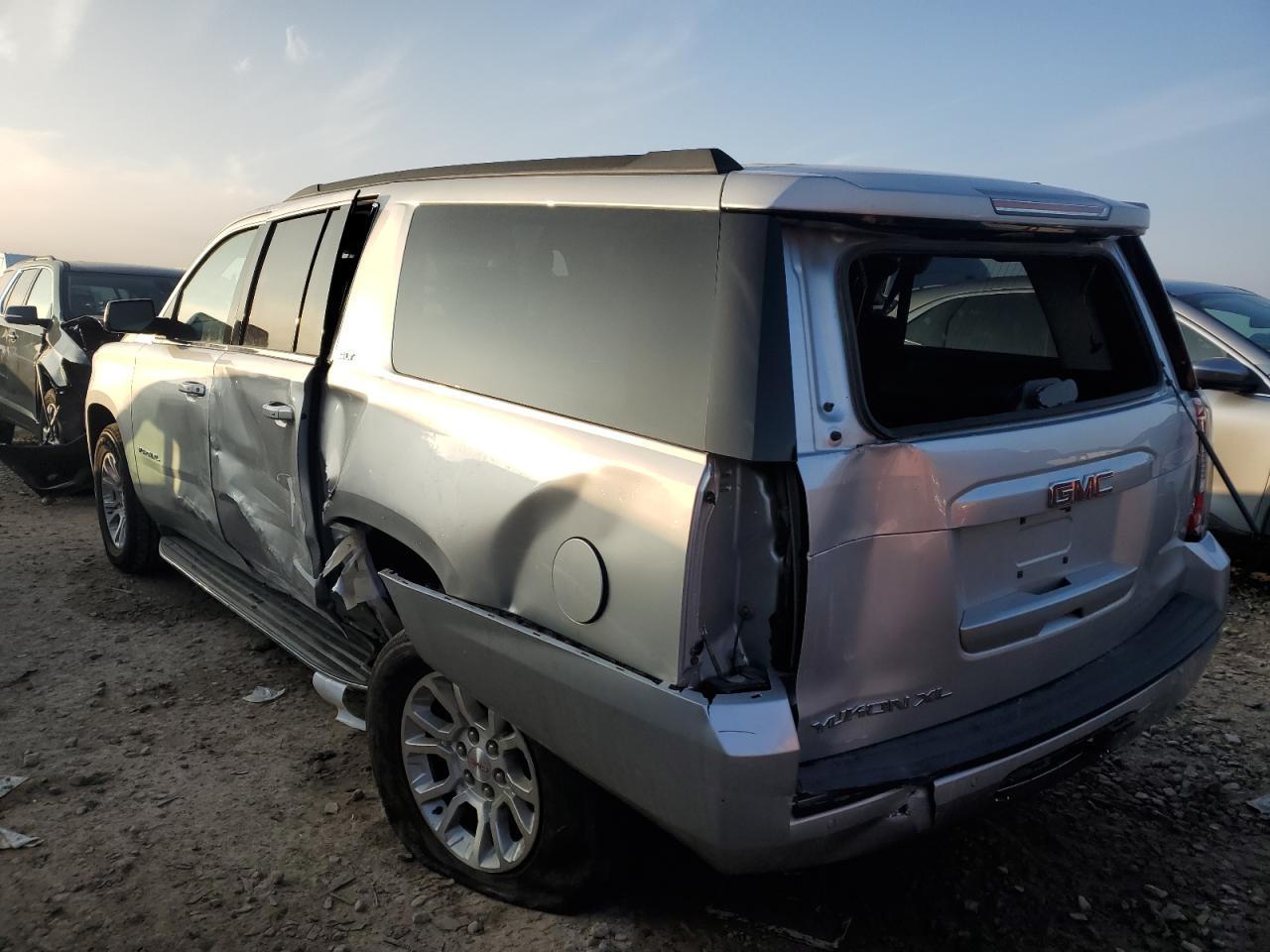 2016 GMC YUKON XL K - Фото 2
