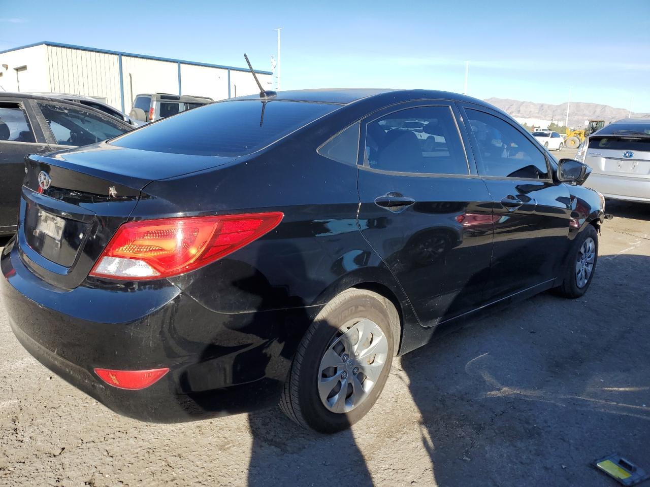 2017 HYUNDAI ACCENT SE - Фото 3