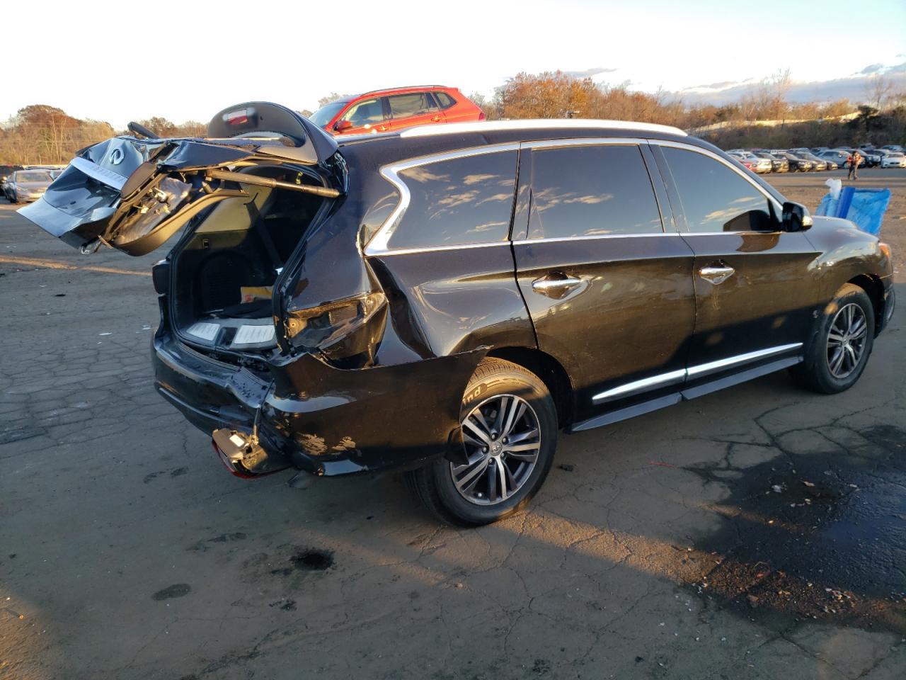 2017 INFINITI QX60 - Image 3
