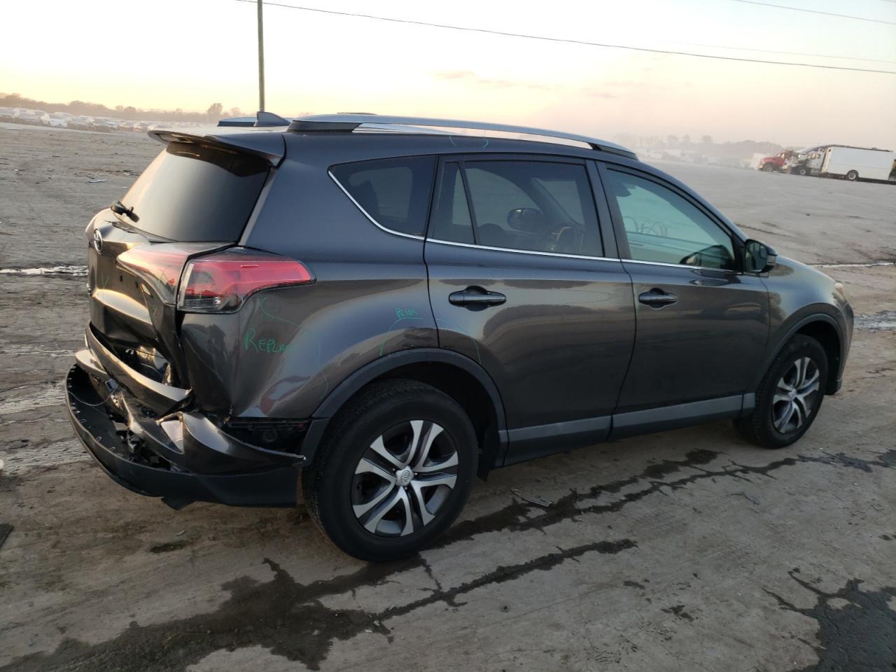 2017 TOYOTA RAV4 LE - Image 3