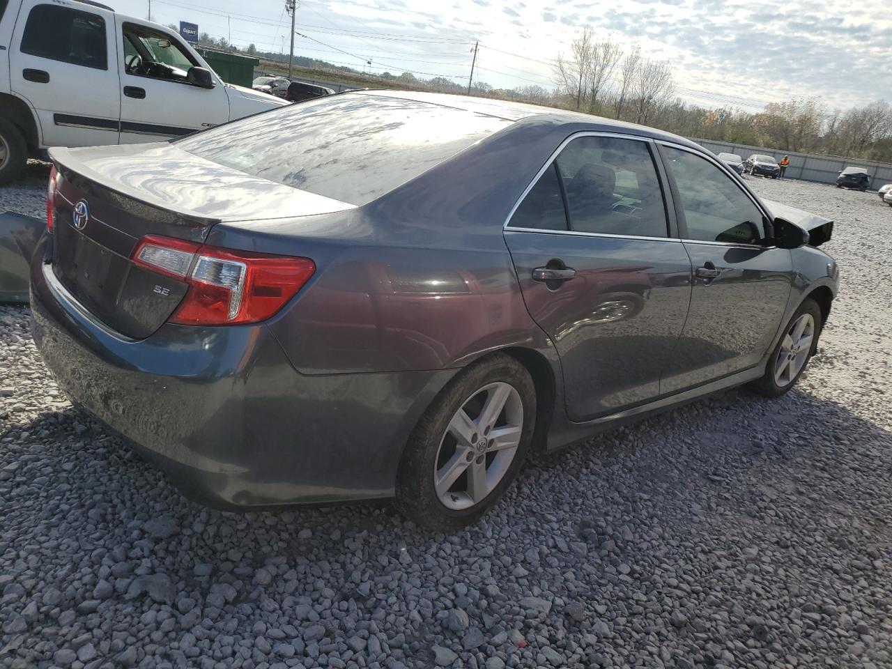 2014 TOYOTA CAMRY L - Image 3